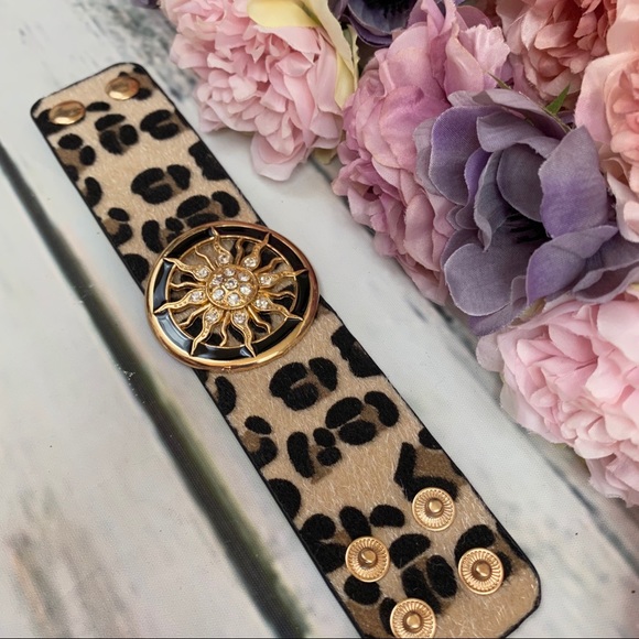 Light Leopard Wrap Gold Crystal Sun Cuff Bracelet - Picture 4 of 8